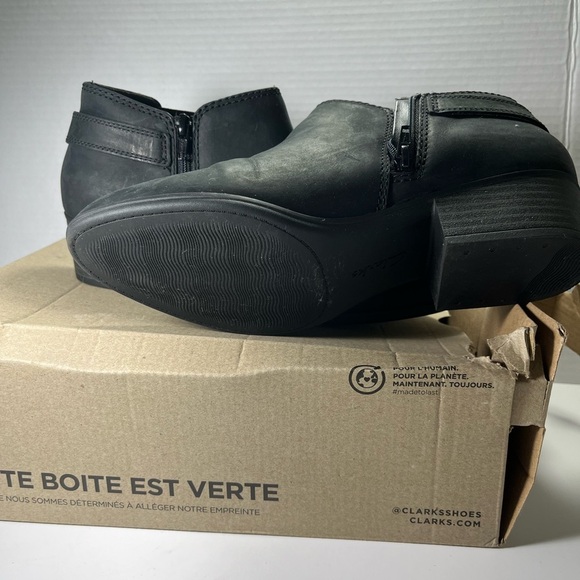 Clarks Women's Adreena Field Ankle Boot - Picture 11 of 11